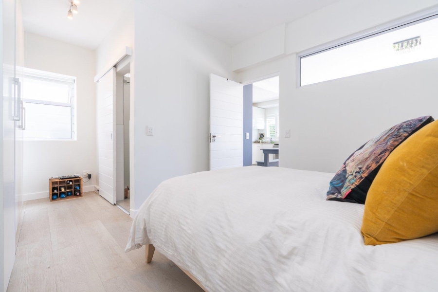 1 Bedroom Property for Sale in Vredehoek Western Cape